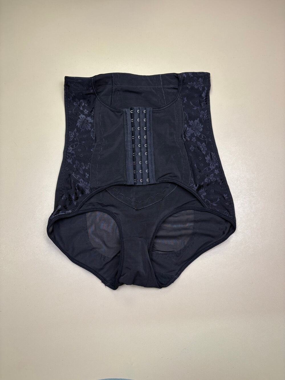 Women’s Black Waist Trainer Shapewear Tummy Control High Waist Shorts L NWOT